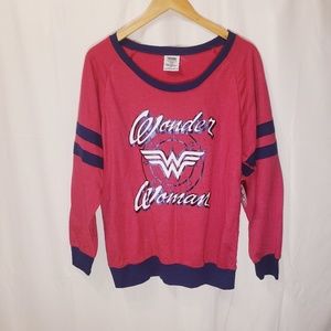Wonder Woman longsleeve graphic top XL